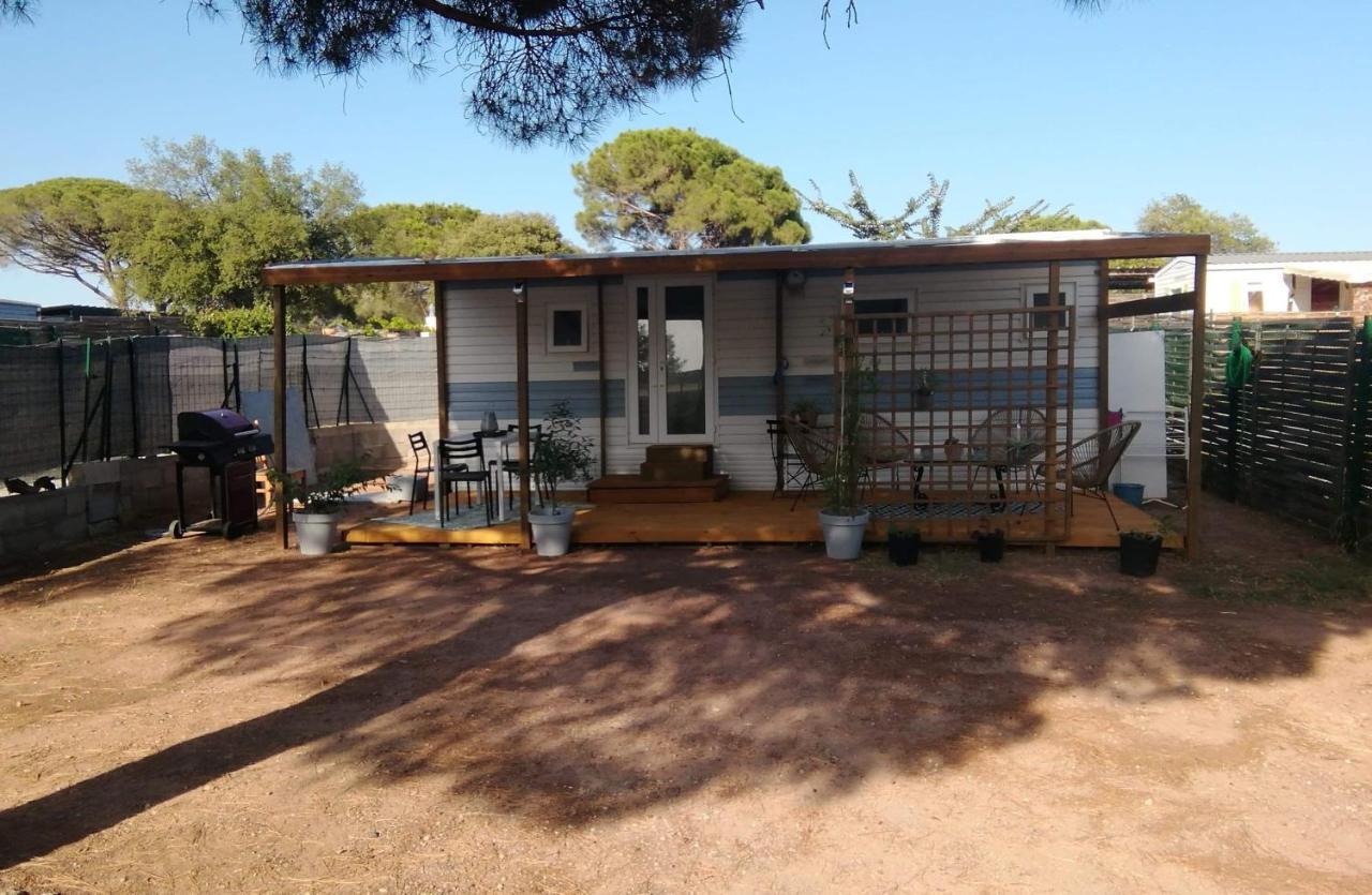 Mobilhome A Frejus A 15 Minute De La Mer Sur Terrain Independant Exterior photo